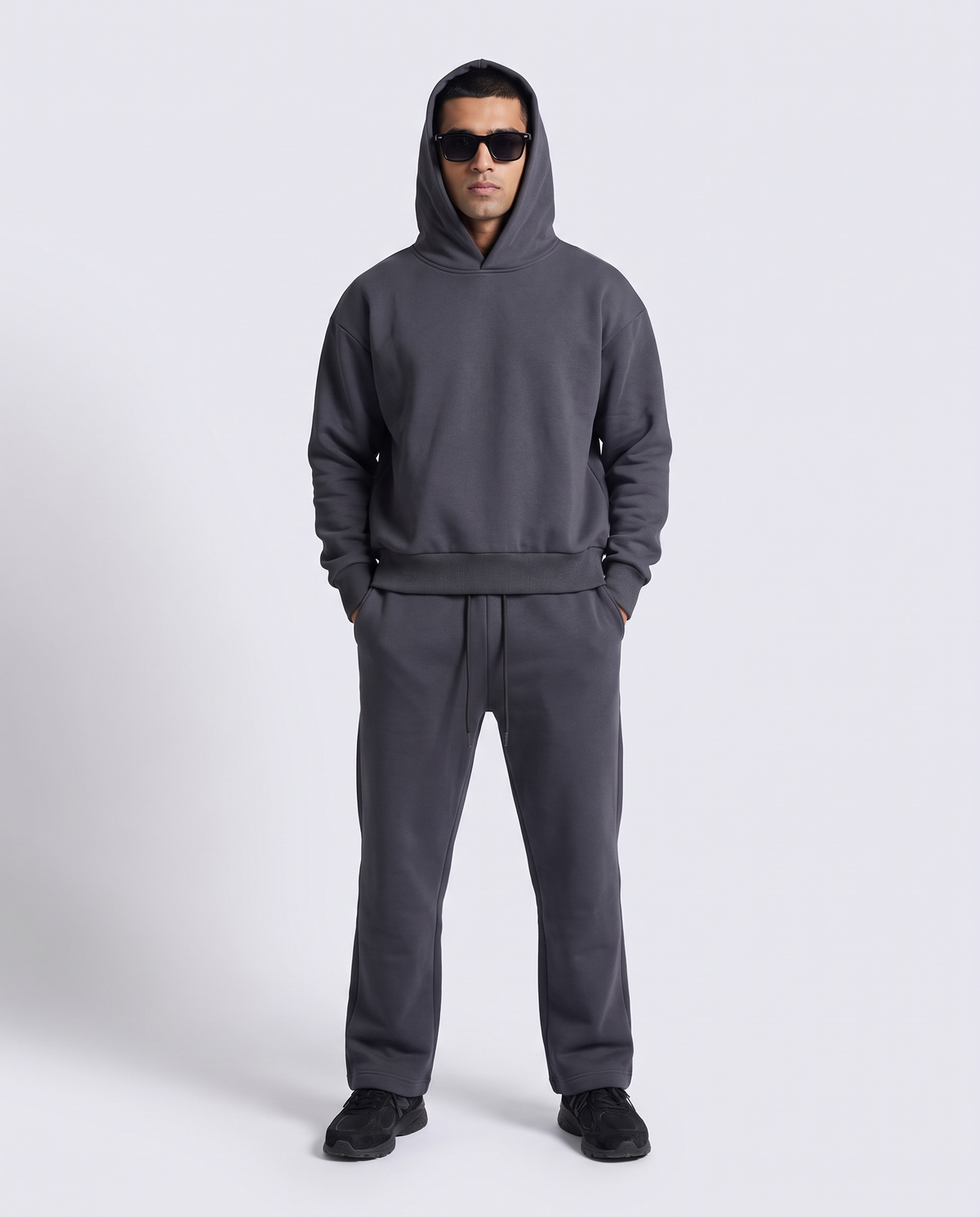 Heavyweight Boxy Fleece Set Charcoal con capucha puesta
