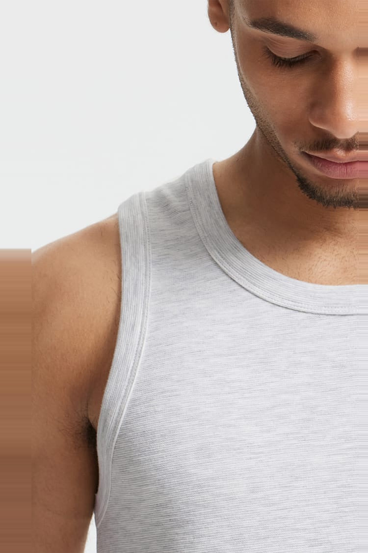 Essential Tank Top Gris - detalle