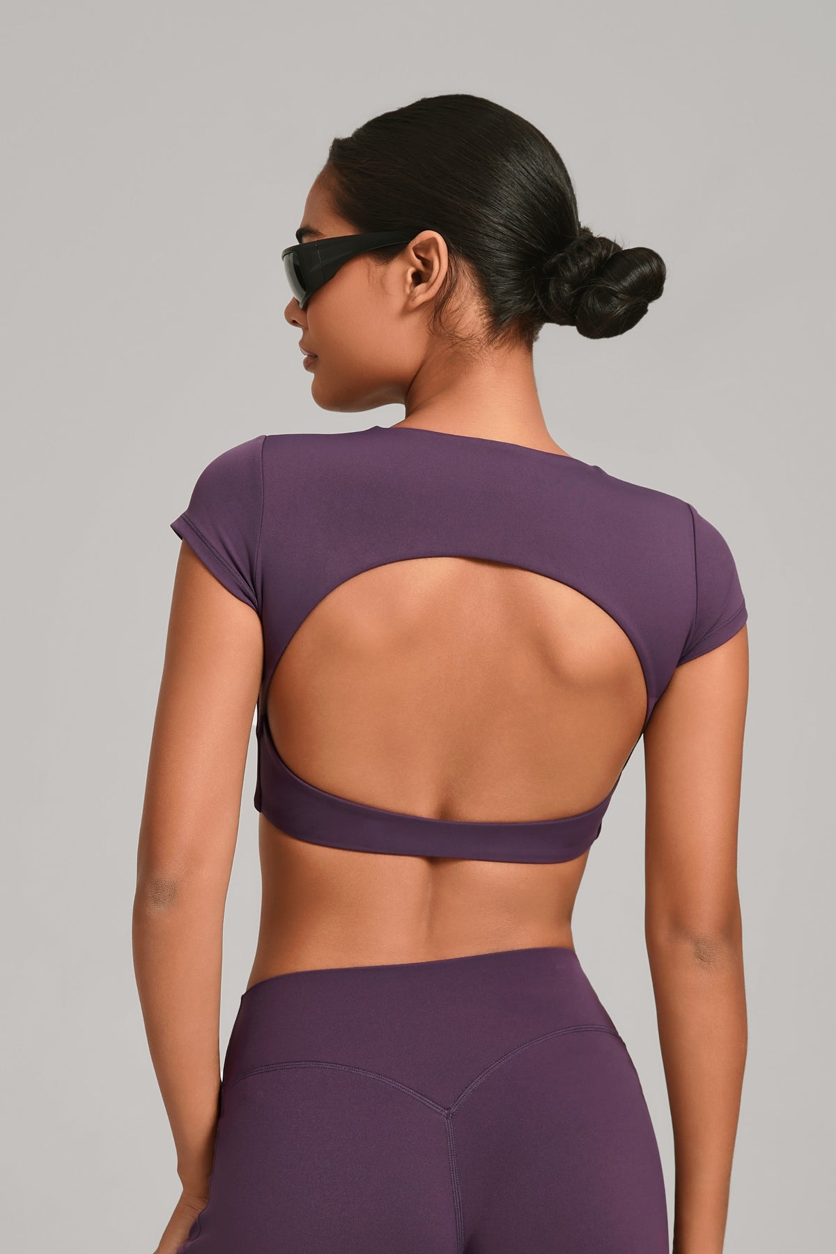 Flow Open-Back Crop Top - Morado